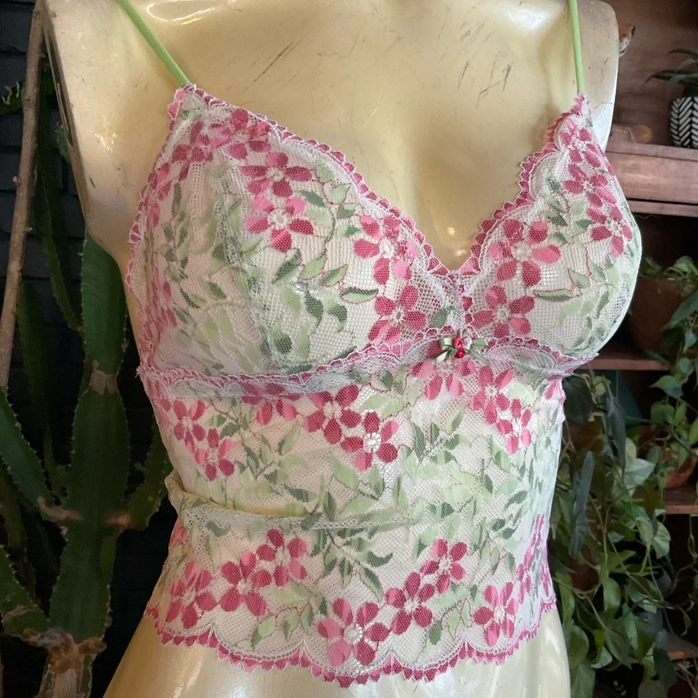 NEW Victoria’s Secret Floral Scalloped Lace Y2K Bralette Cami & Thong Panty Set